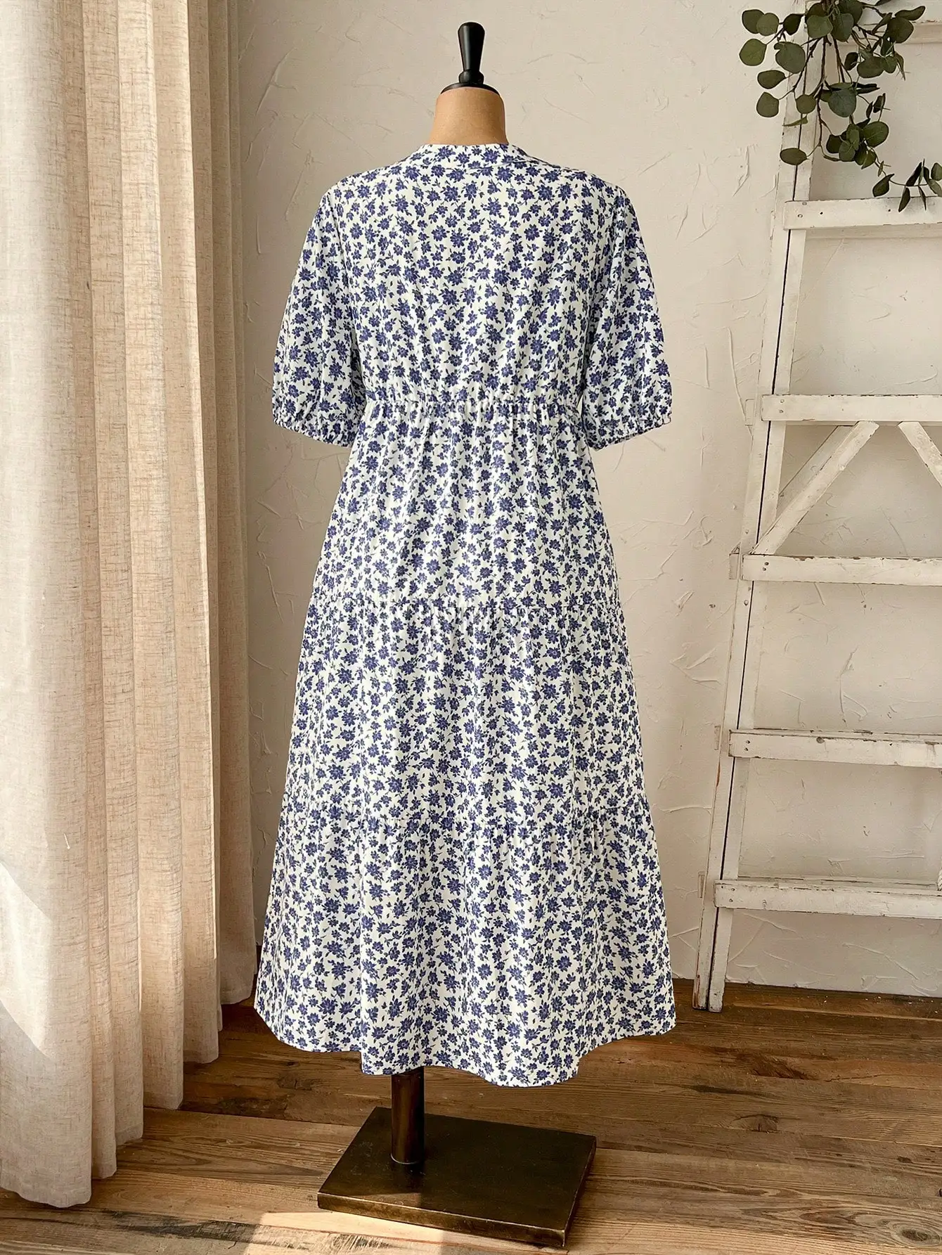 

Женское платье миди с цветочным принтом, V-образным вырезом, свободными рукавами-фонариками, А-силуэта, для повседневной носки и летнего отдыха