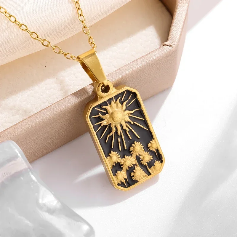 Retro Tarot Card Three-Dimensional Relief Sun Sunflower Bush Stainless Steel Pendant Necklace Feminine Fashion Accessories