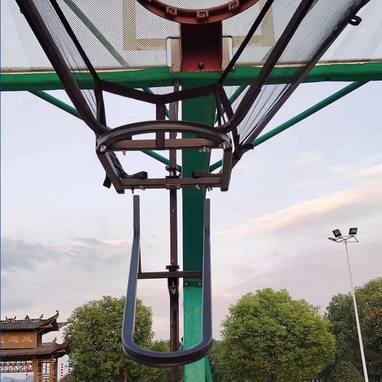 

Wall Mounted Hoops Basketball Rebounder Net Return System Portable Shot Trainer Basketball Shooting Trainer With Return Net