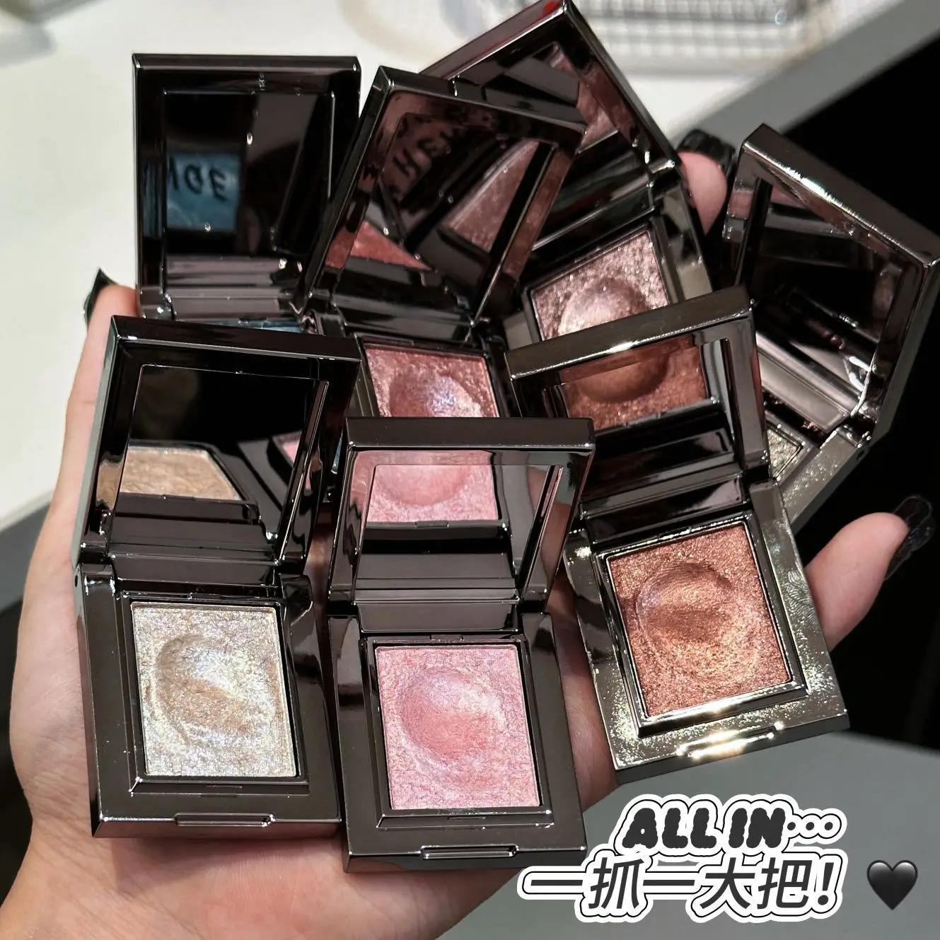 อายแชโดว์แบบผงสีเดียว ใช้ได้หลายแบบ ประกายคริสตัล ชิมเมอร์ สีเดียว สไตล์สโมคกี้ ประกายระยิบระยับ ไฮไลท์เตอร์ ประกายมุก พาเลทอายแชโดว์