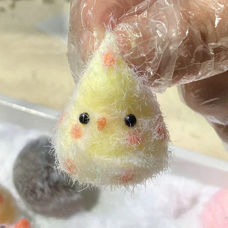 1Pc Miniature Chick Pig Animal Relief Squeeze Toy Sticky Mini Penguin Duck New Fidget Toy