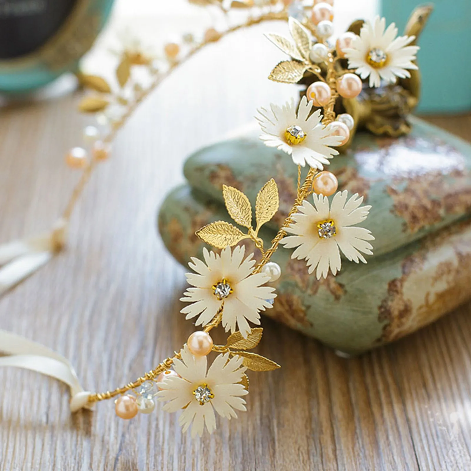 Elegantes Braut-Stirnband für Mädchen, imitierte Perlenkronen, Braut-Hochzeits-Stirnband für Mädchen, Blumengirlande, romantisches Blumen-Stirnband für Mädchen – Detail 4