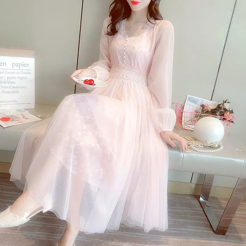 

2024Spring New Temperament Mesh Lace Large Size Women's Clothing Super Fairy FatMMFairyVCollar Dress Belly Covering