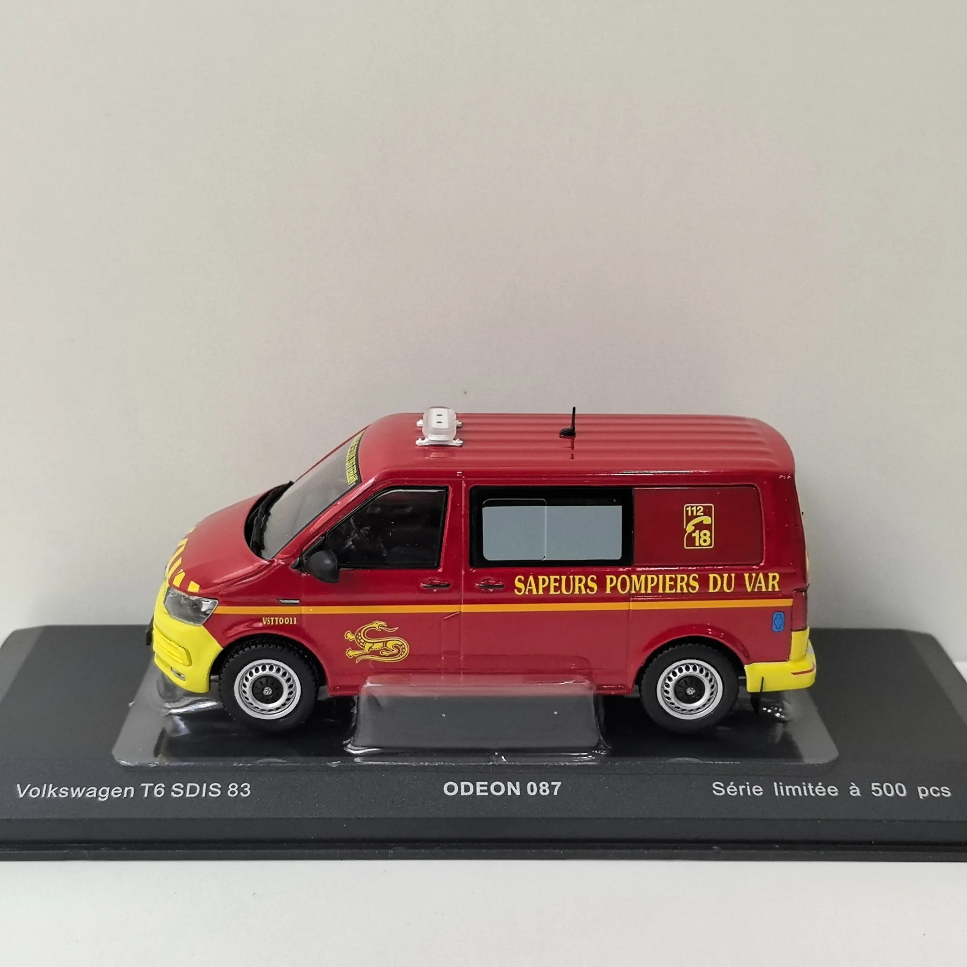 Diecast ODEON 1/43 Escala VW T6 SDIS 83 VW motor de incêndio Liga Modelo de carro Brinquedo colecionável Presente Lembrança Display Ornamento