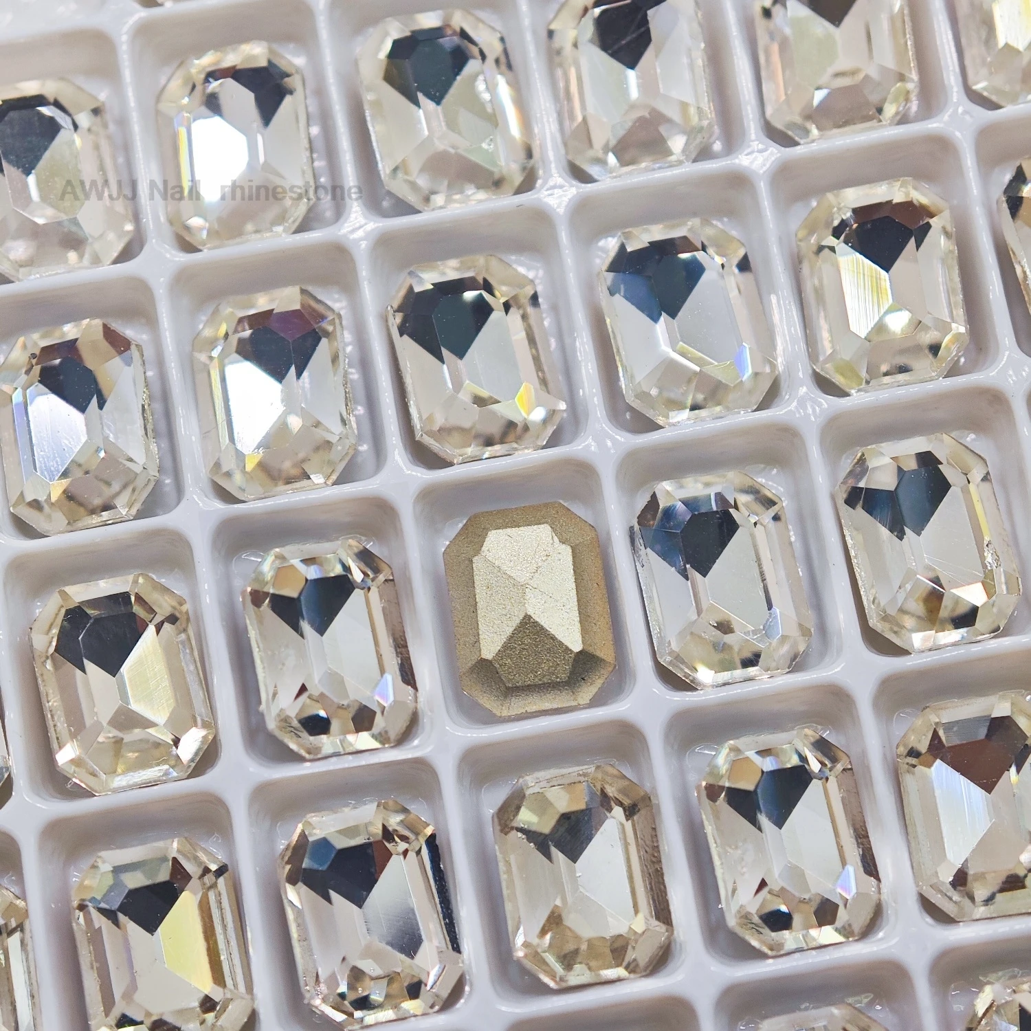 4 x 6 mm Mahjong-förmige, spitze Unterseite, zum Aufkleben, glitzernde Strasssteine, hochwertig, für Nägel, Kleidung und Heimwerkerarbeiten