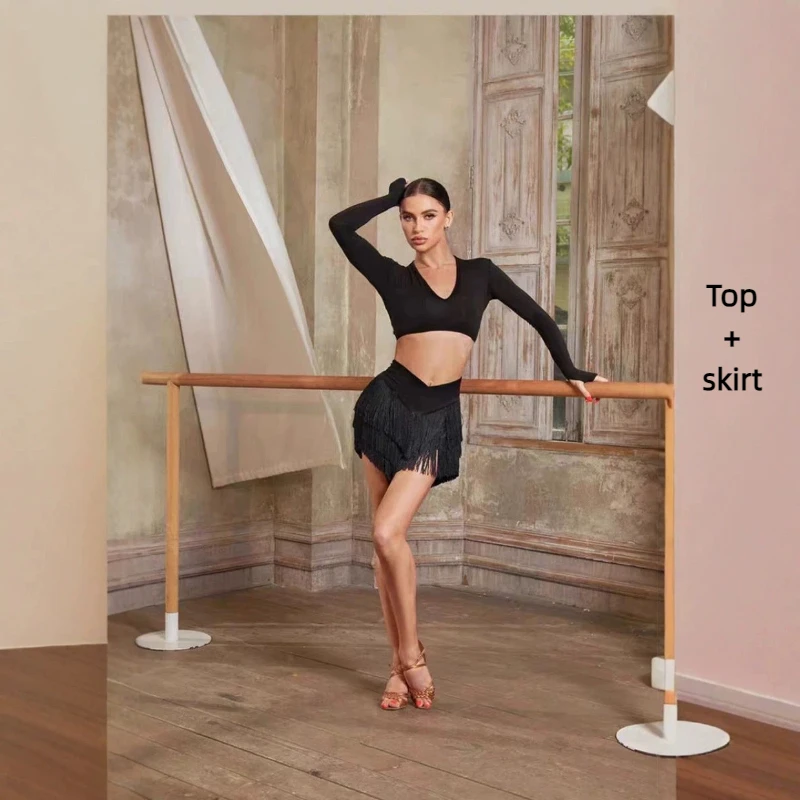 Nuevo traje de baile latino, falda de baile con borlas para mujer, traje de práctica profesional Sexy para actuación en escenario, conjuntos de Top + falda