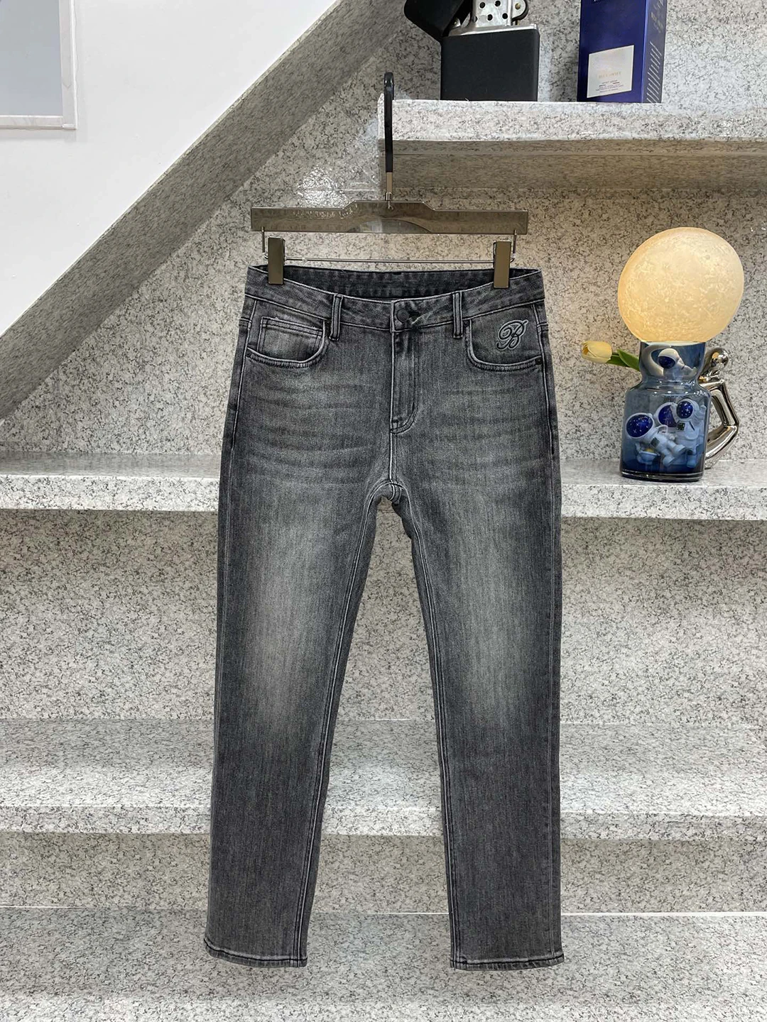 Jeans men 2024 New Elastic Medium thickness smoke gray system embroidery size 29-38 Straight long pants Customized leather label