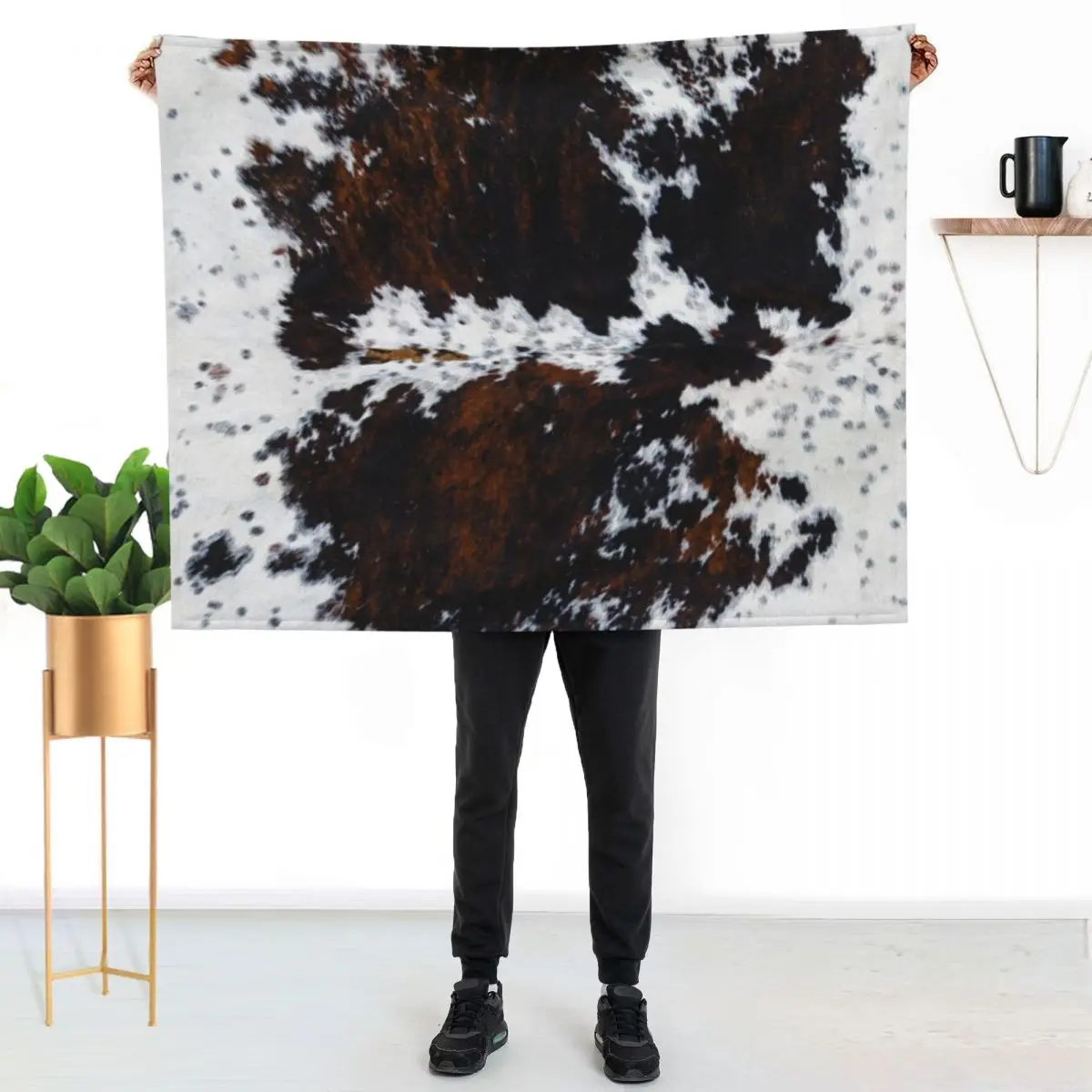 

Spotty luxurious cowhide Throw Blanket Thin Soft Blanket for Summer Night Sleeping