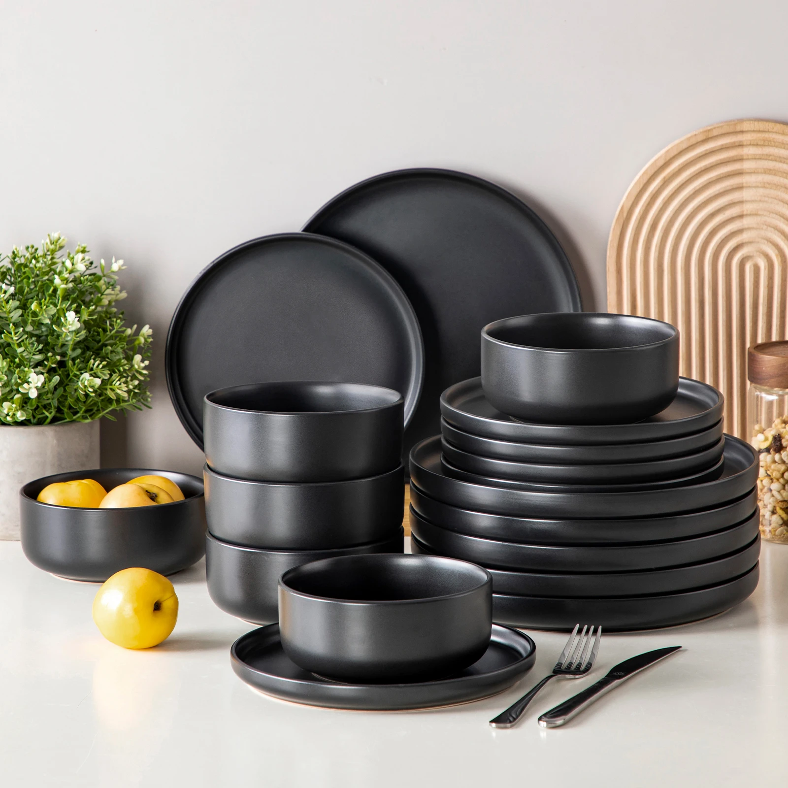 

vancasso 18/36 Piece Black Ceramic Plate Sets Stoneware Dinner Set Elegant Dinnerware with 6/12PCS Dinner Plate/Dessert/Bowl