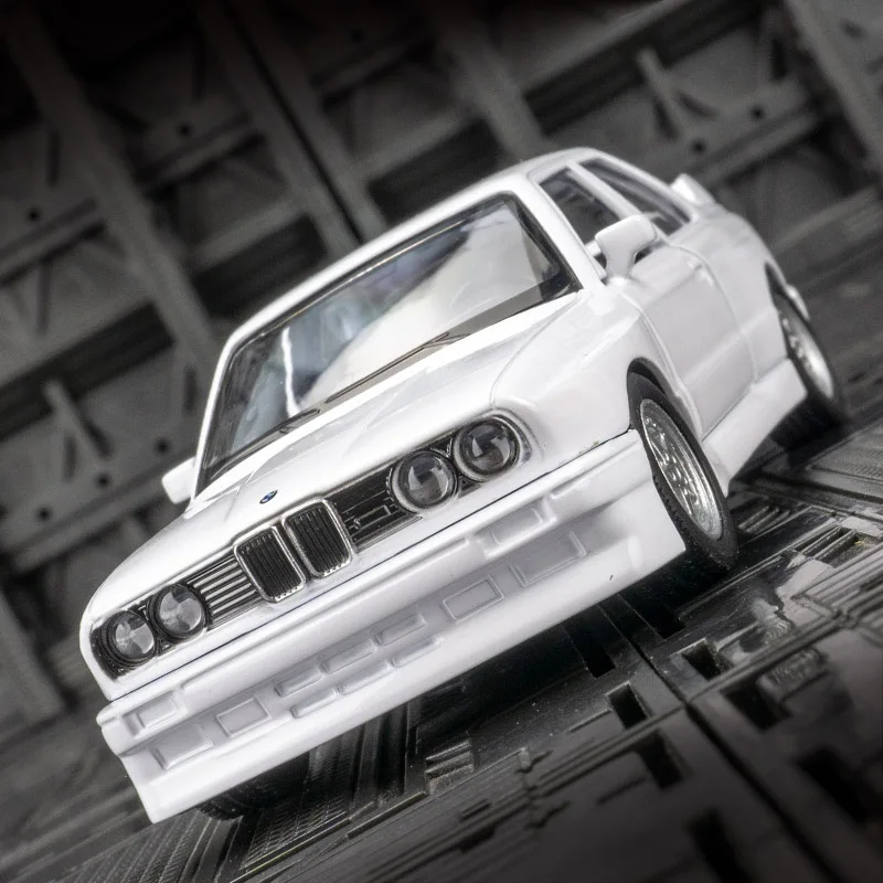 

1:36 BMW M3 E3 1987, модель автомобиля из сплава, ретро-игрушка с двумя дверцами, которую можно открыть в качестве детского подарка
