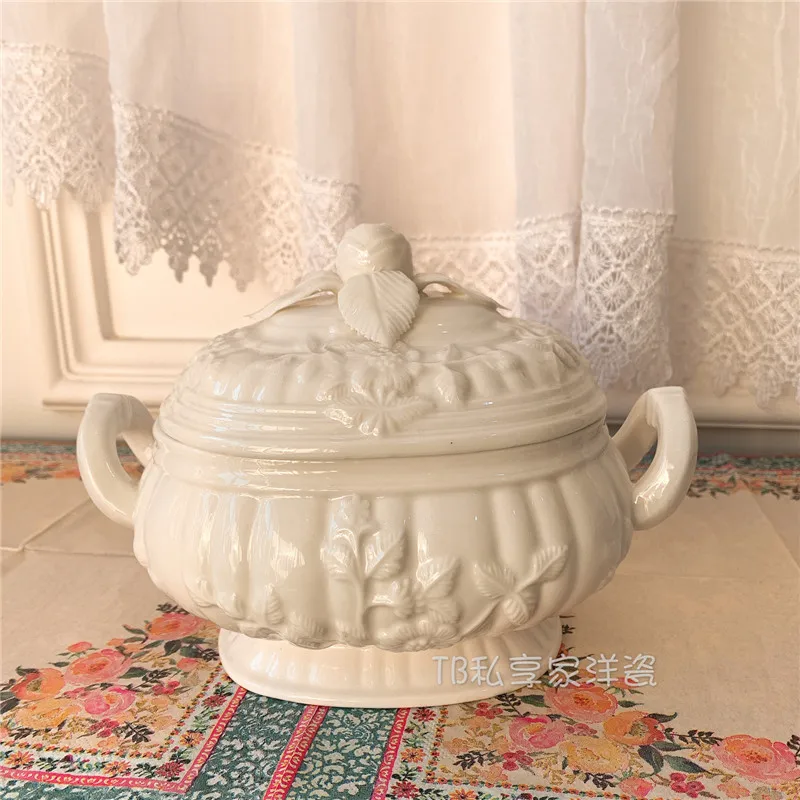 

Unreplicable Perfect Export European Ceramic Carved Artificial Hand Pinch Storage Storage Tank Binaural High Leg Slow Cooker