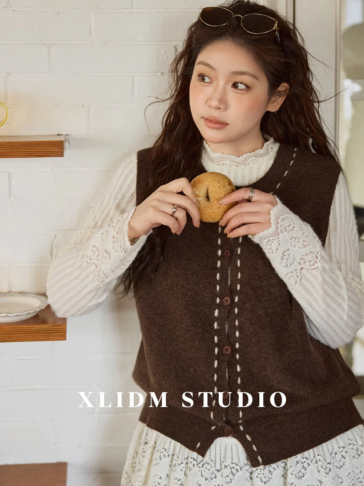 

Женский вязаный жилет XLIDM больших размеров, мягкий, с эффектом дымки, зимний, новый, для многослойных образов, повседневный, с круглым вырезом, длинный рукав