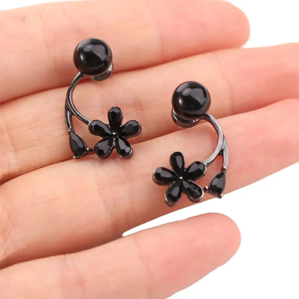 Fashion Simple Crystal Flower Earrings Sweet Light Luxury Flower Ear Studs Temperament Ladies U-shaped Earrings Spring Summer