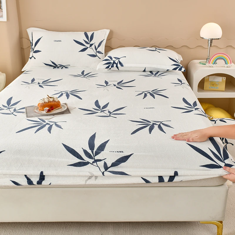 

3pc/set milk velvet Fitted Sheet,skin friendly, comfortable,breathable printed mattress cover,autumn and winter bedroom bedding