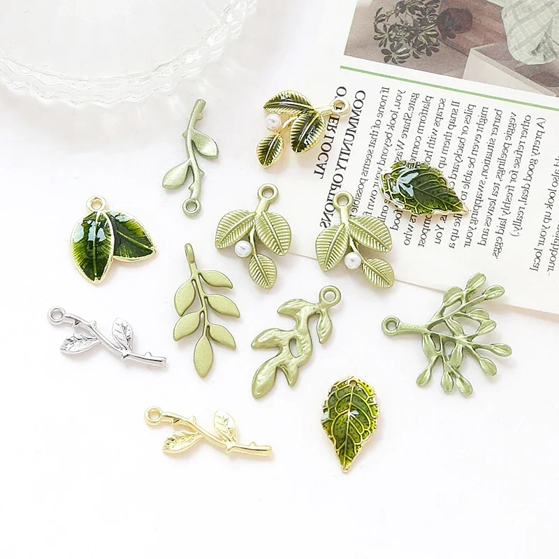 10 Pieces  Alloy Simulated Leaf Pendant  DIY Makes Fashion Jewelry, Finds Necklaces, Bracelets, Earrings, Accessories Materials