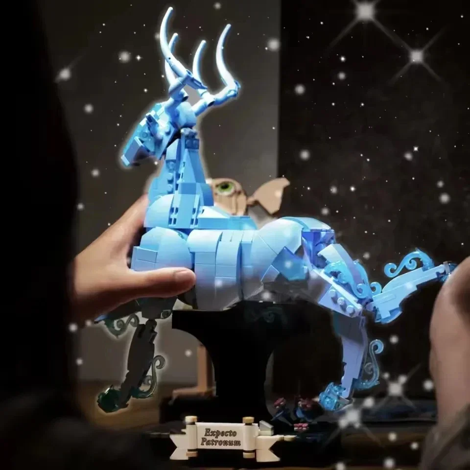 

Creative The new Magic World Moc Space Children's educational Brick Gift Patron Saint Adult collection of 2-in-1 building blocks