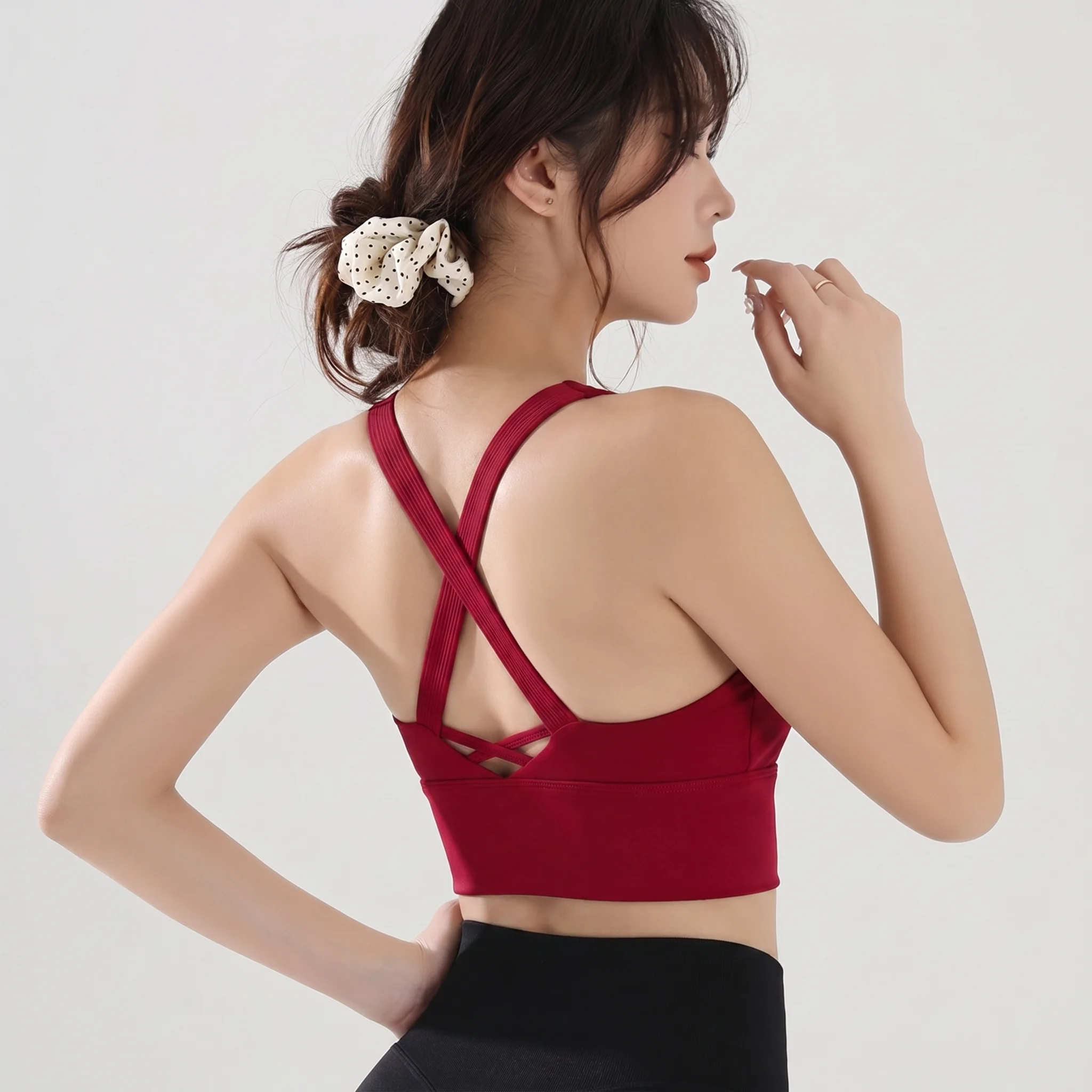 Women's Solid Color Fitness Bra Soft Cross Back High Strength Shockproof Gym Sports Top with Chest Pad Push up Yoga Bra