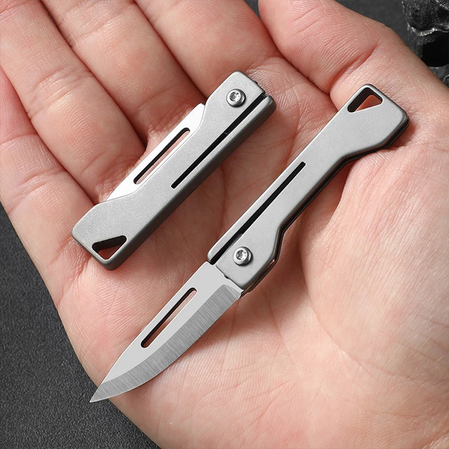 EDC Titanium Folding Knife Mini Keychain Carrying Pocket Knife Unpacking and Unpacking Express Knife Fruit Knife