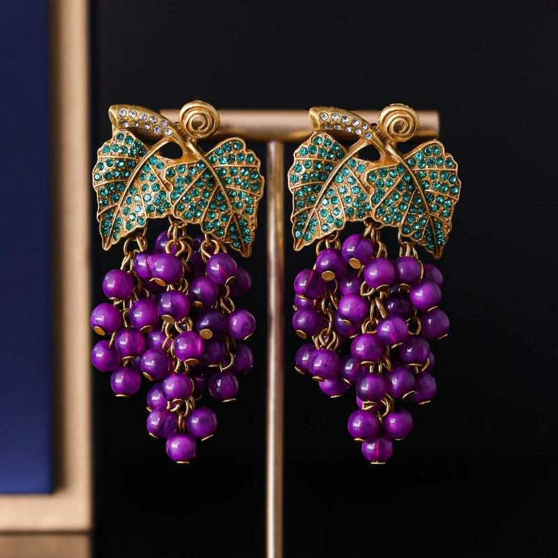 

Vintage Grape Beaded Earrings Diamond Inlaid Resin Stud Earrings Retro Crystal Jewelry for Women