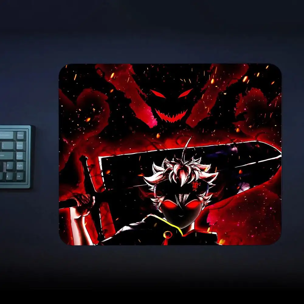 لوحة ماوس بلاك كلوفر لأجهزة الكمبيوتر المحمولة للألعاب، لوحة ماوس للألعاب، سجادة لوحة المفاتيح، واقي المكتب، وسادات ماوس كرتونية أنيمي #5