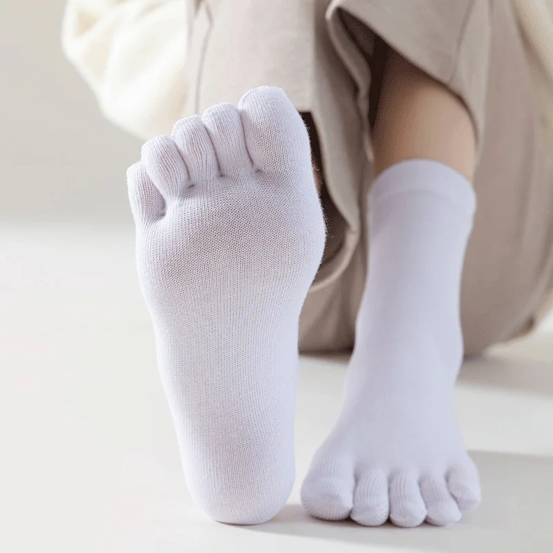 Neue Yoga Fünf-Finger-Socken für Frau Mädchen Bio-Baumwolle solide rutsch feste junge Mode Pilates Fitness Harajuku Socken mit Zehen