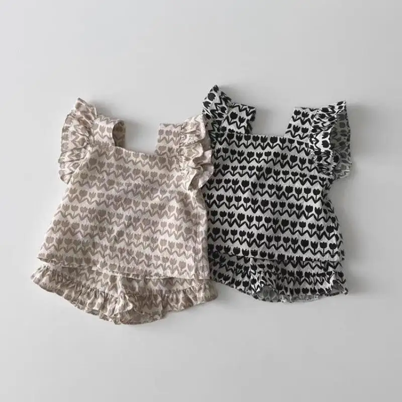 

2025 летний новый комплект одежды без рукавов для маленьких девочек, милые милые рубашки с цветочным принтом для маленьких девочек + шорты, костюм из 2 предметов, наряды для малышей