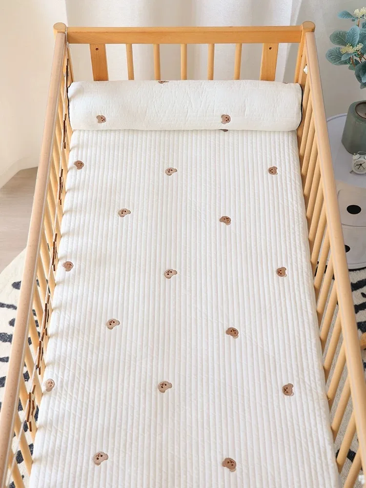 Baby Crib All-Cotton Quilted Embroidered Mattress Cover Sheet, Children's Bed Thickened Bedspread, Premium Embroidered, Sweat-Absorbent, Breathable, Suitable for All Seasons, Simple and Stylish