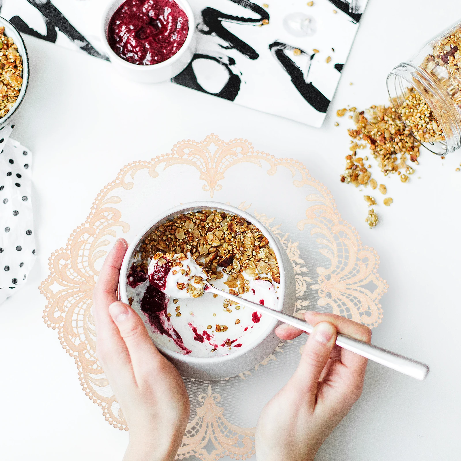 

2Pcs Lace Placemat Elegant Embroidered Table Mat Set for Dining Coffee Cup Coasters Home Kitchen Decor Holiday Thanksgiving