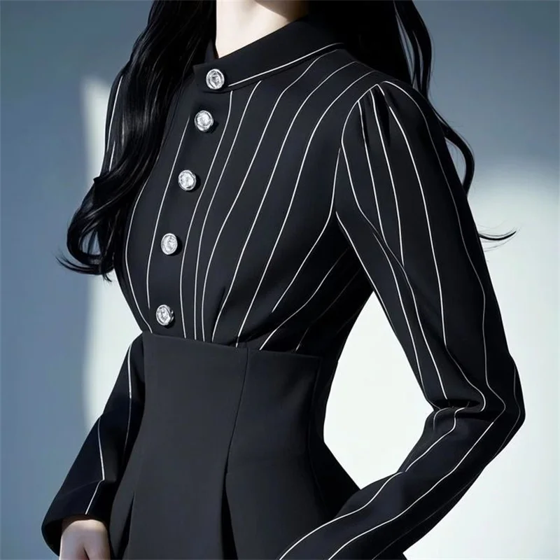 

Spring And Summer 2025 The New Korean Version Of Commuter Stripe Women Shirt Design Feels Slim And Slim Shirt