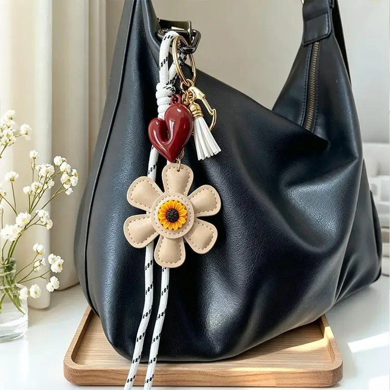 Luxuriöser Blumen-Quasten-Leder-Taschenanhänger, Wasserdichter, Langlebiger Dekorativer Schlüsselanhänger für Damen-Handtaschen und Autoschlüssel – Detail 3