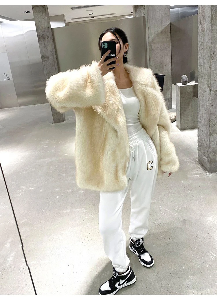 Lautaro Winter Loose Casual Thick Warm Soft Hairy Faux Fur Coat Women Luxury High Quality Furry Fluffy Jacket Korean Fashion