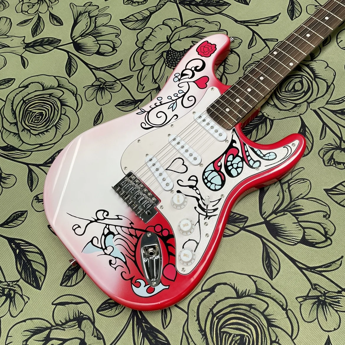 

Pink gradient electric guitar, vintage single-coil clean tone guitars, classic collectible performance electric guitarra