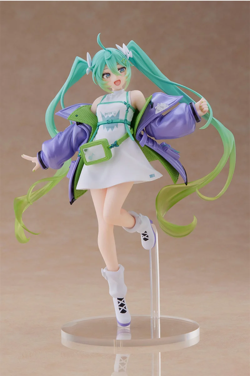 In Stock Original Taito Hatsune Miku Figure Sport Fashion Ver Anime Action Figurine Miku Collectable Statue Dolls Model Toys