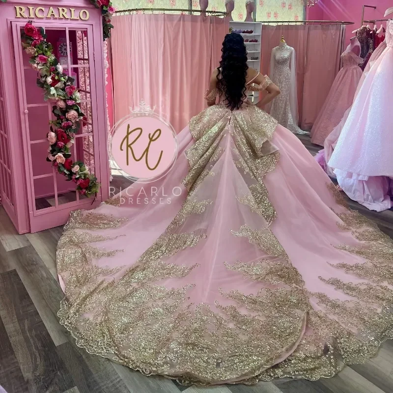 Vestidos De quinceañera con apliques Rosas y dorados, Vestido De tul con perlas De encaje sin hombros, dulce Vestido De cola De corte De 15 y 16 años