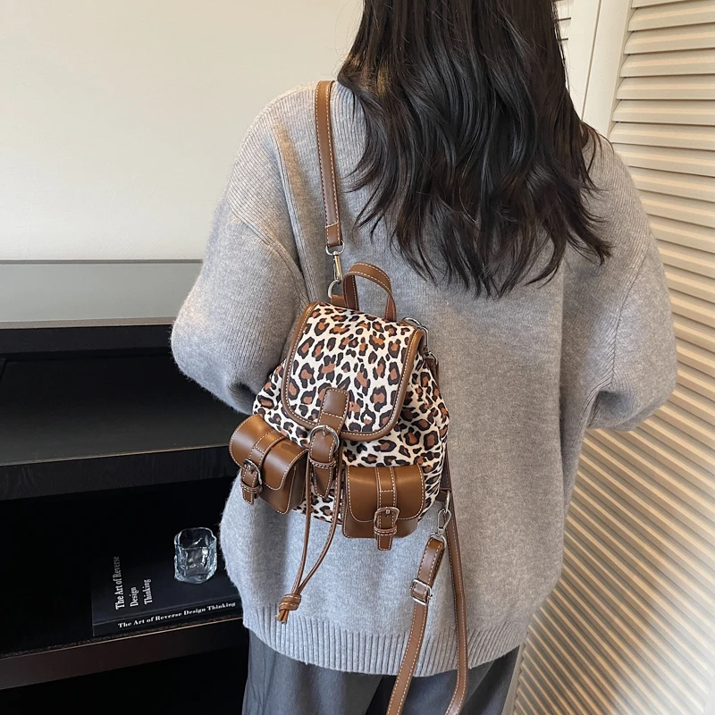 حقائب ظهر نسائية صغيرة من الجلد المخملي بجيوب مزدوجة من Leftside 2025 حقيبة ظهر فاخرة بتصميم الفهد حقائب سفر للطلاب #3