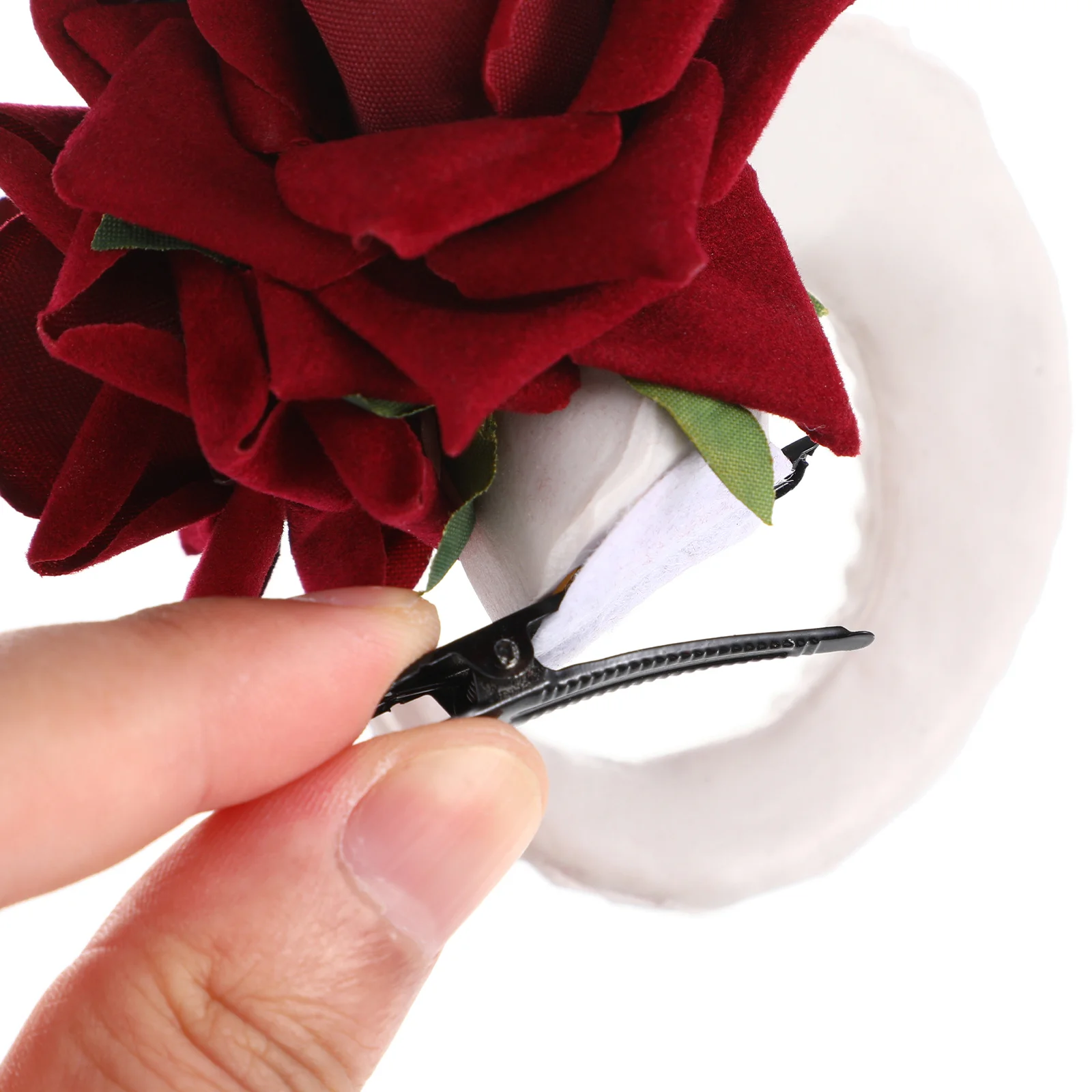 

Pair of Sheep Horns Hairclip Rose Flower Artificial Sheep Horn Hairpin Unique Headband Halloween Cosplay Costume Party