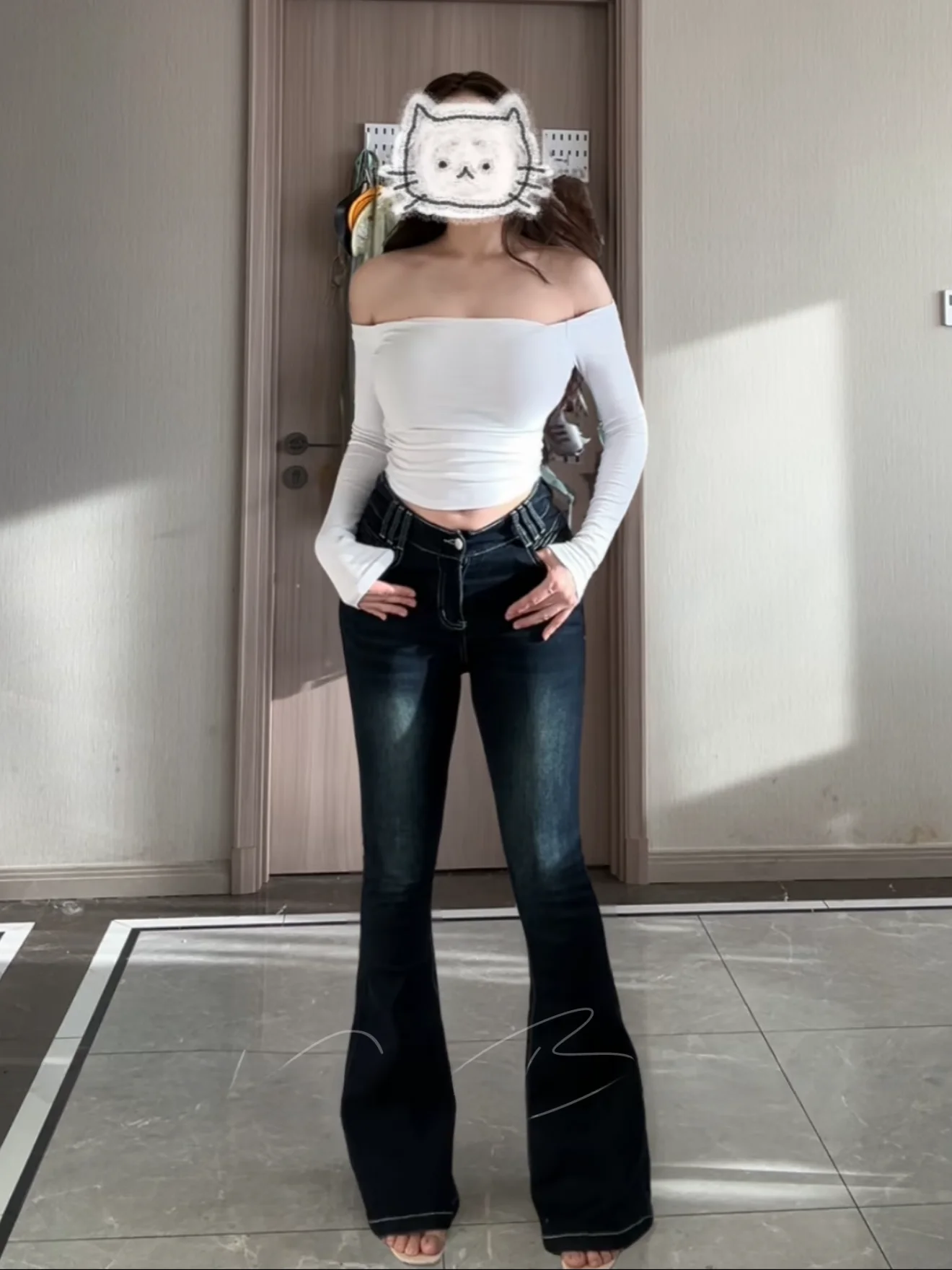 

Slimming High Waist Bell Bottom Jeans Retro Style Women's Denim Pants with Hip Pad V-Shaped Waist Design for Pear Shaped Body