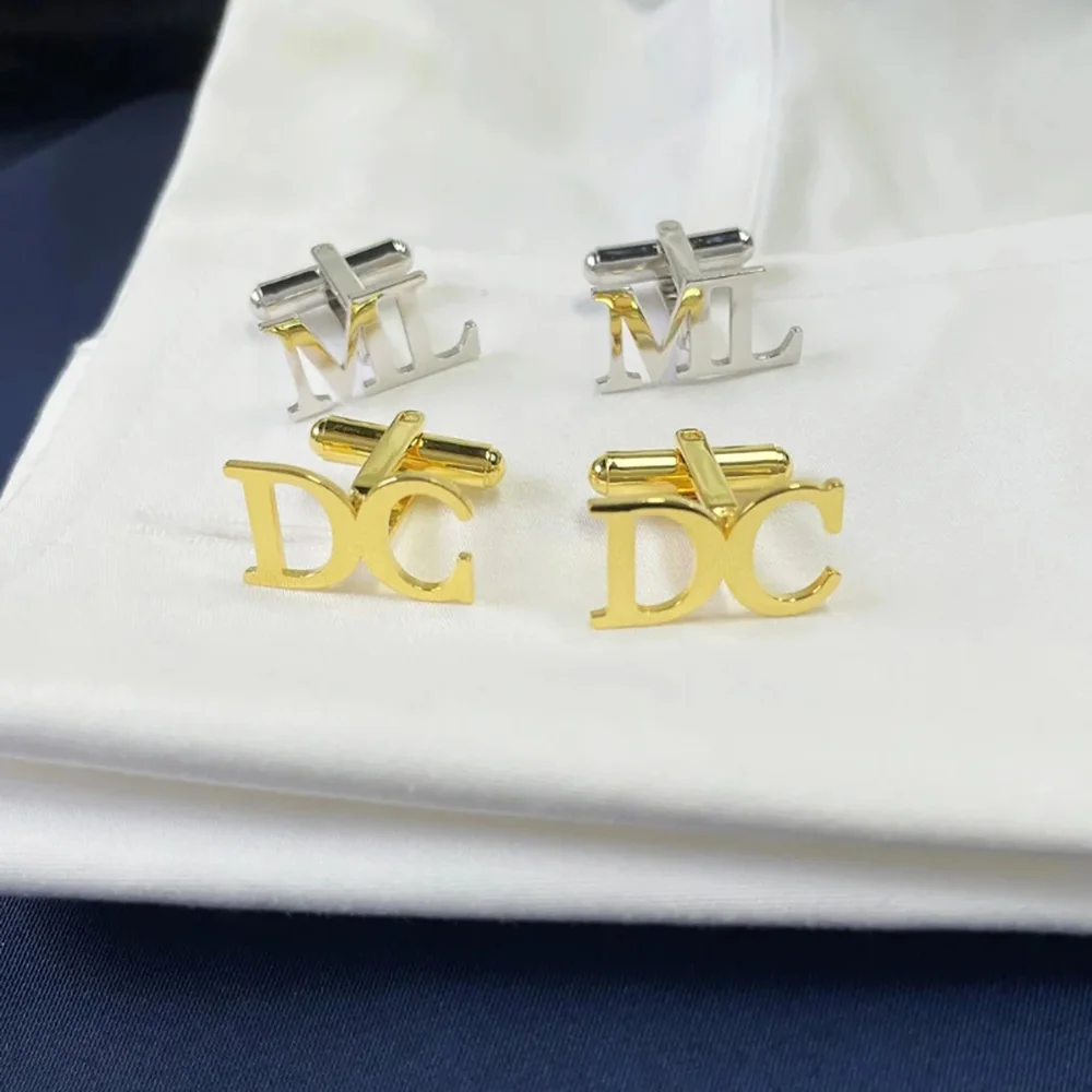 أزرار أكمام مخصصة من الفولاذ المقاوم للصدأ ، أزرار أكمام مزينة بالحروف ، مجوهرات زفاف العريس الرائعة