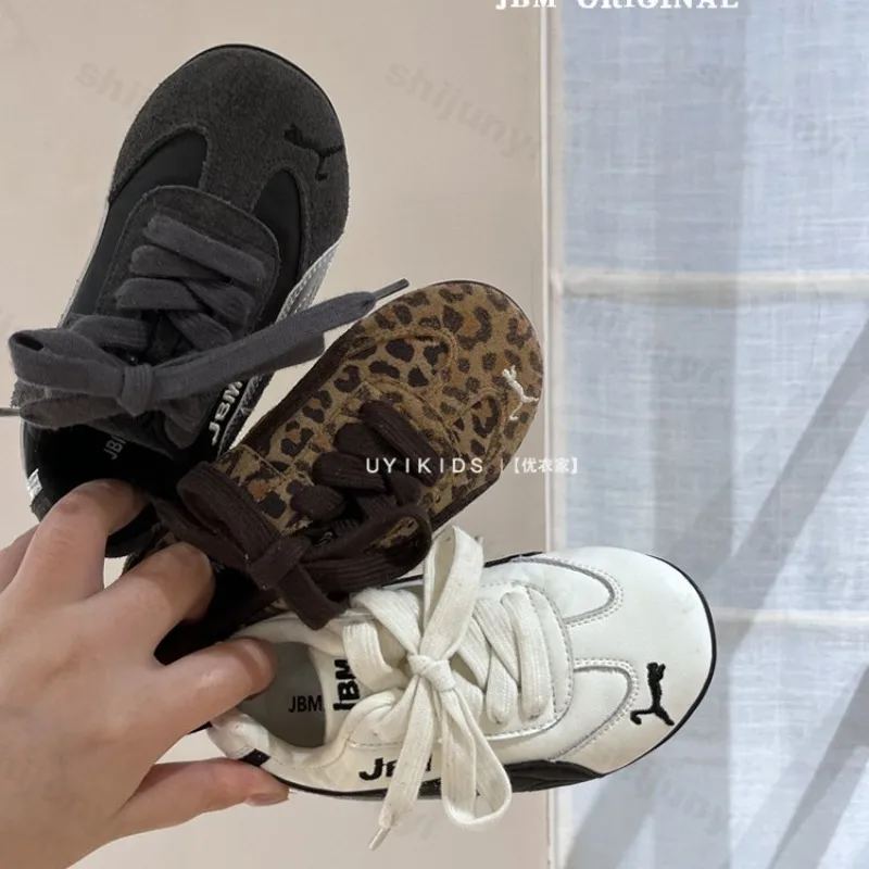 

Детские повседневные кроссовки, новинка осени 2024, уличная обувь на плоской подошве для мальчиков и девочек, классическая детская спортивная обувь с леопардовым принтом в стиле ретро для бега