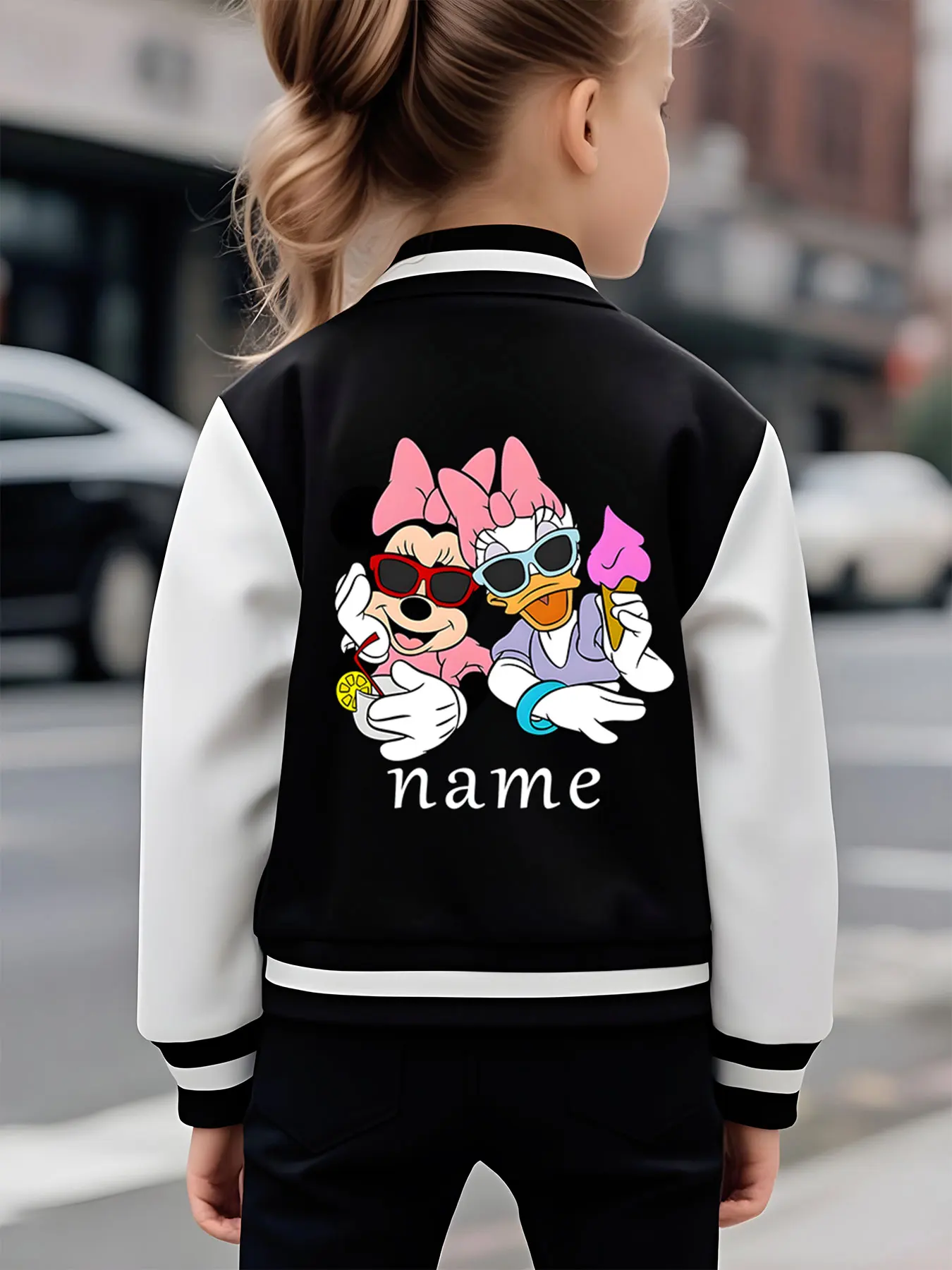 سترة بيسبول للفتيات من MINISO Disney Minnie and Daisy - طباعة عصرية على الوجهين، دافئة وعصرية في الخريف والشتاء، su