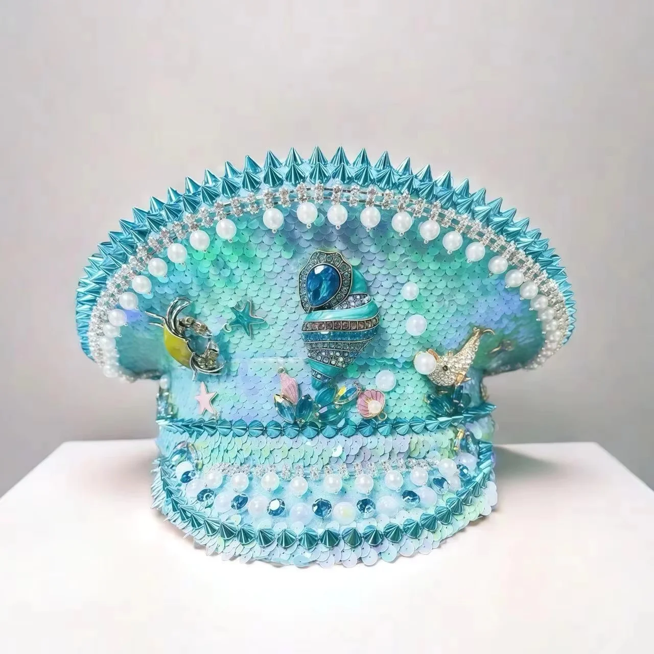 HongLuan Gelber Laser-Leder-Loop-Kapitänshut mit Strasssteinen und Militärkappen für Damen, Rave-Festivals-Accessoires und Partymütze für Herren