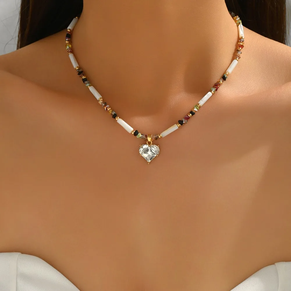 Romantic Fashion Flowing White Shell Inlaid Heart Zircon Colored Glass Beads Pendant Necklaces for Women Bohemian Beach Jewelry