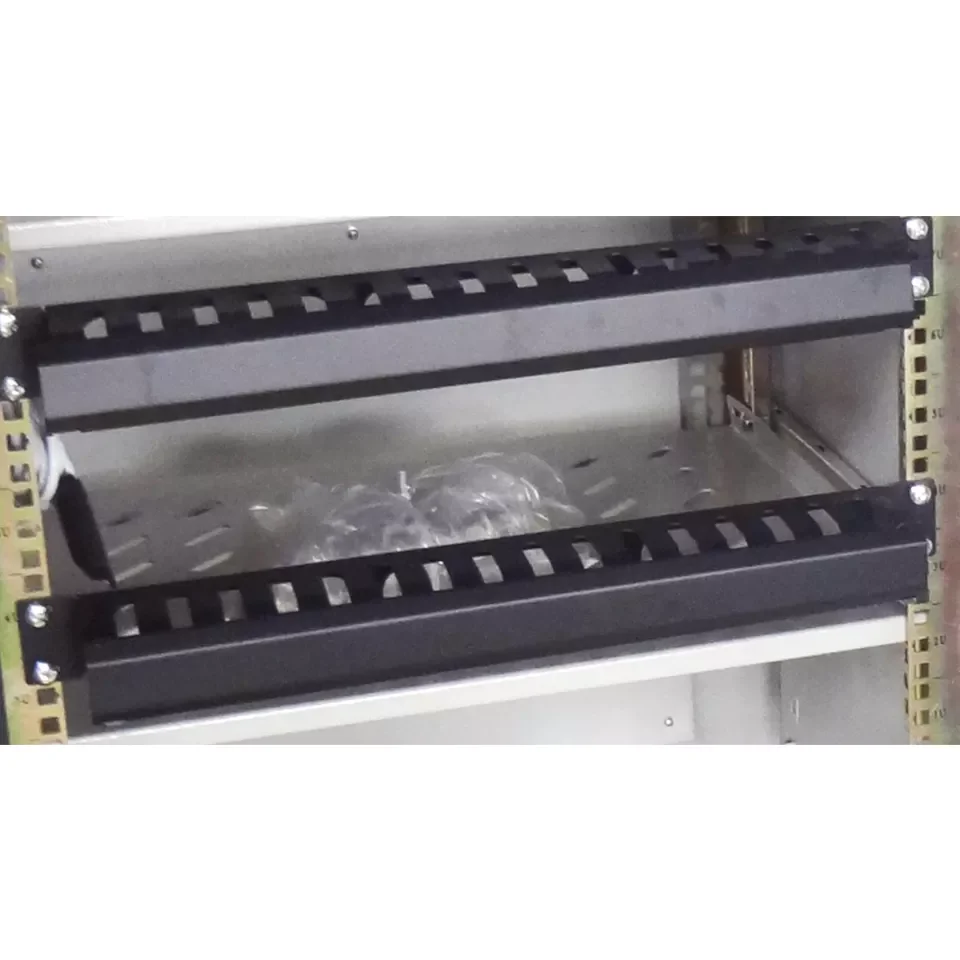 Integrated IP55 IP65 Telecom Outdoor Power Distribution Cabinet with Air Conditioner Electronics & Instrument Enclosure