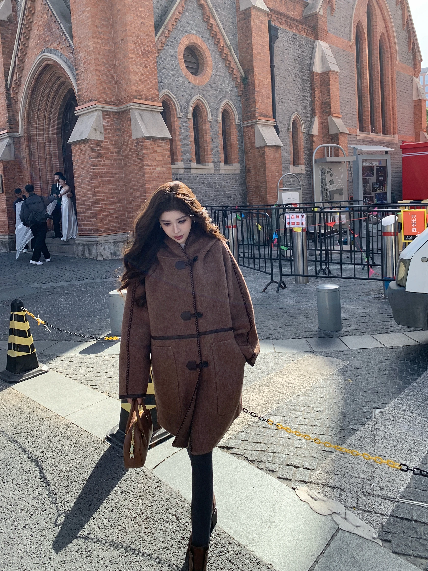 

Коричневое длинное пальто с капюшоном женское повседневное универсальное верхняя одежда Miu Sle College Wind Snapba Retro большого размера шерстяное пальто