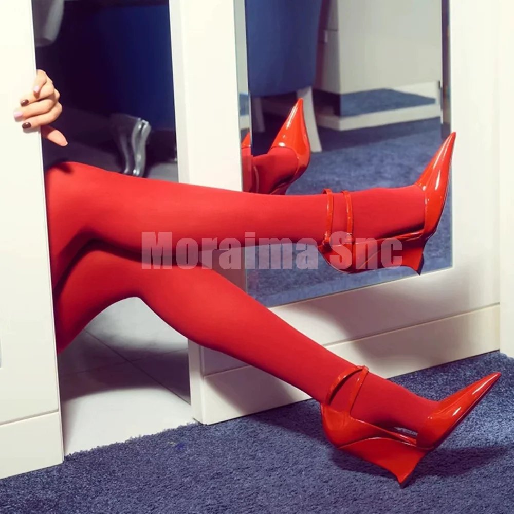 

Странные босоножки на танкетке с острым носком, пикантные женские летние модельные туфли с пряжкой на щиколотке и ремешком, банкетные лакированные кожаные туфли 2026