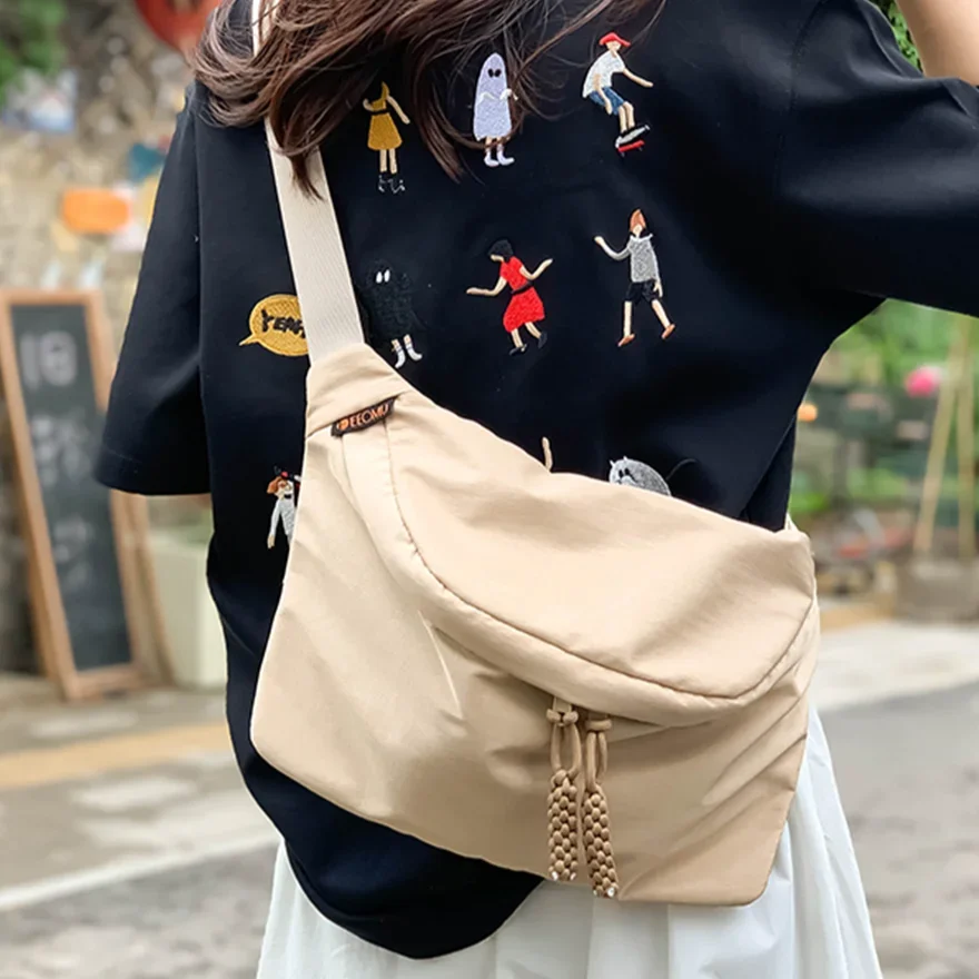 

Unisex Messenger Bag Outdoor Sports Sling Bag Nylon Waterproof Shoulder Bag Lightweight Simple Fanny Pack Large Capacity Satchel