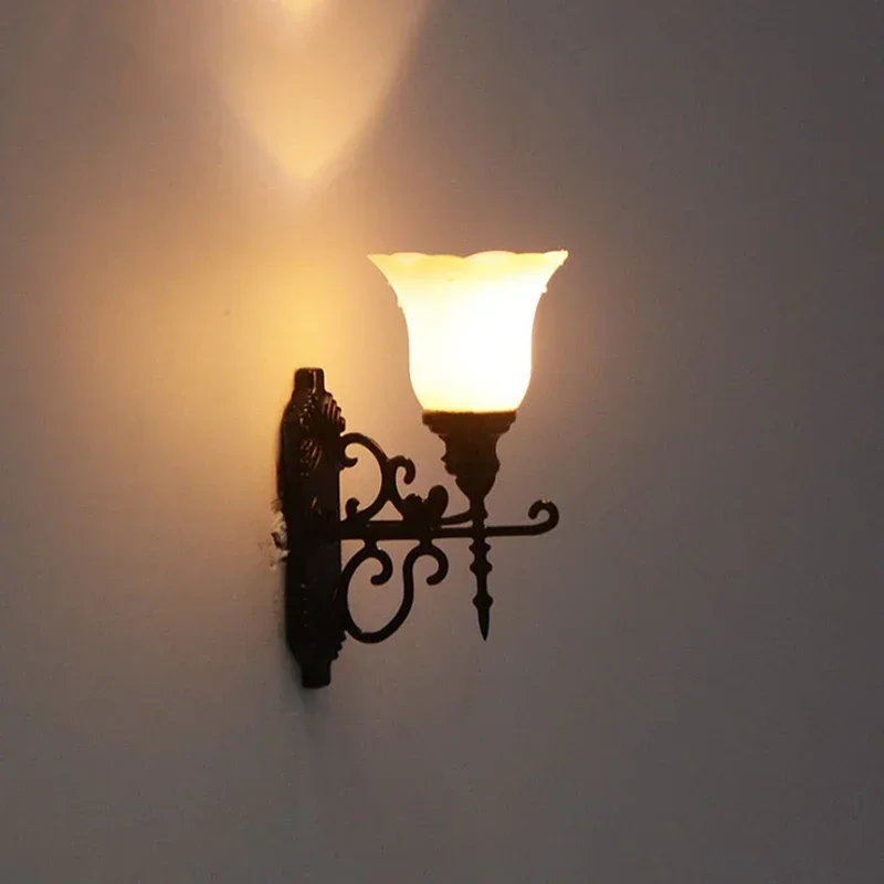 1pcs Wall Mount Lamps Making Railroad Park Lamps Model Funiture Accessories For Doll House Decor Kids Pretend Play Toys Gift