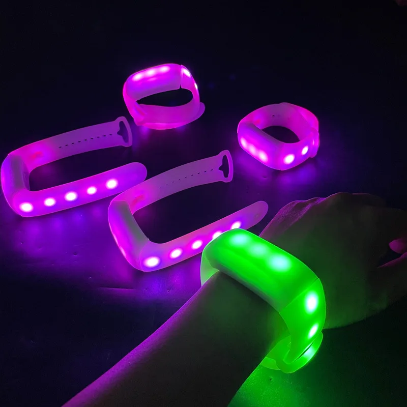 Image of 15-Farbiges Leuchtendes Fluoreszierendes Armband LED-Armband LED-Accessoire für Hochzeit Geburtstag Dunkelparty