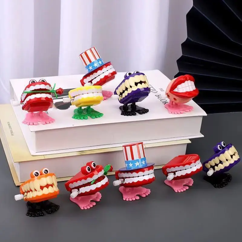 Mini Funny Clockwork Bouncing Teeth Fun Creative Toy Chain Clockwork Toy Teeth Oral Small Gift Christmas Birthday Gift Filler