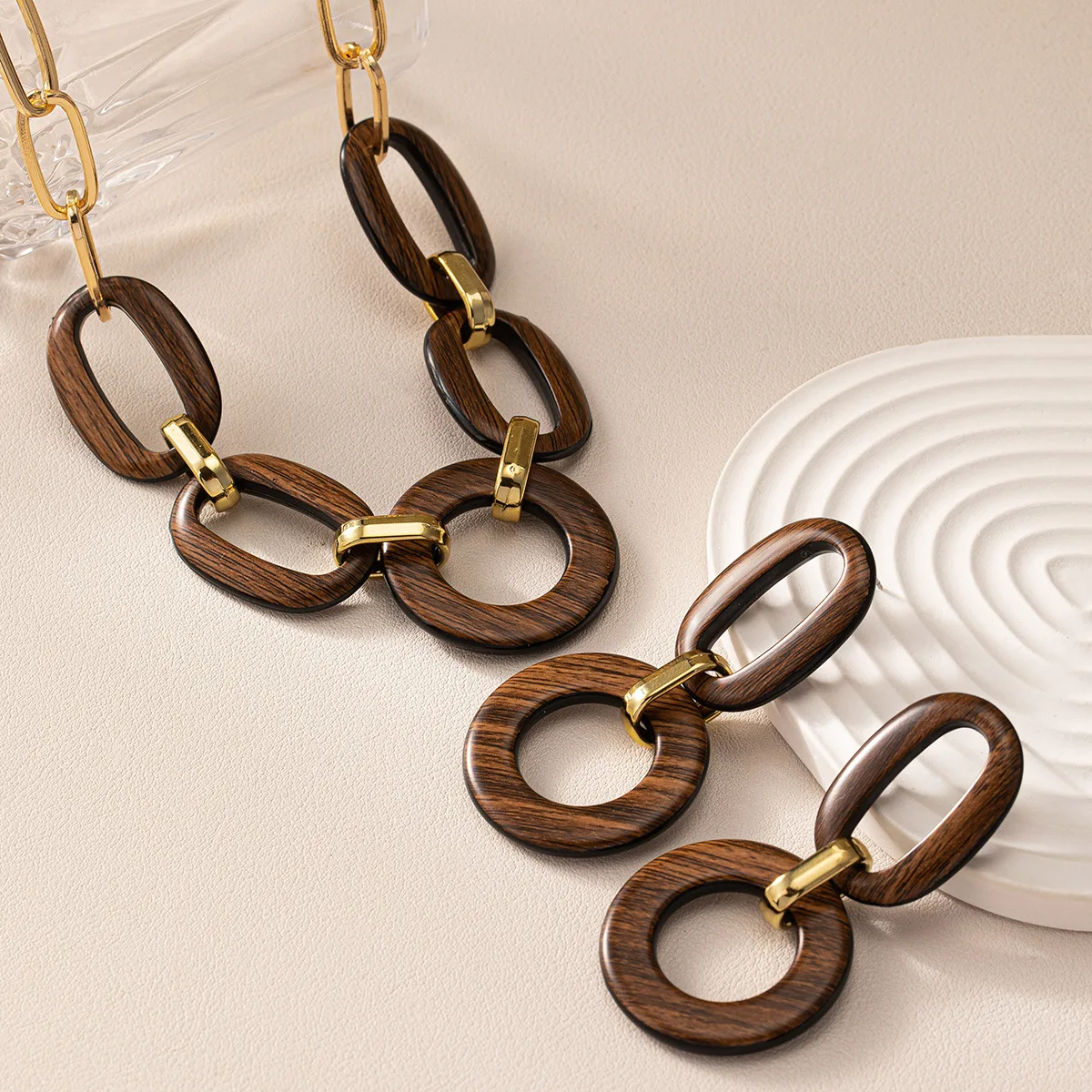 Classic Necklace and Earrings Set - Sophisticated and Timeless, Ideal for Formal Events